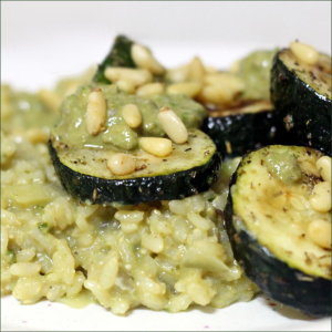 Risotto au pesto et courgettes roties